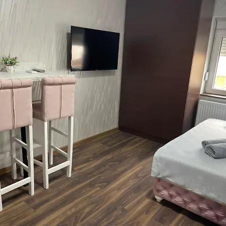 Pink House Apartments Jagodina Exterior photo